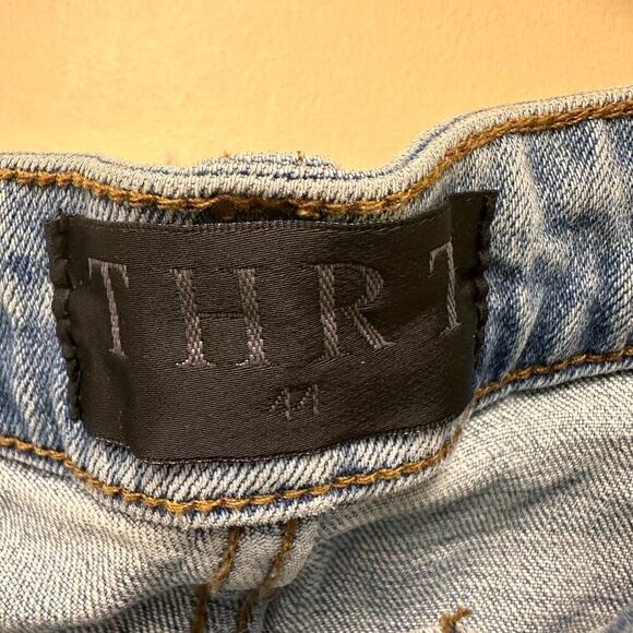 THRT Size 44 Men's Blue Light Wash Denim Jeans Distressed Splatter Streetwear - Picture 3 of 13